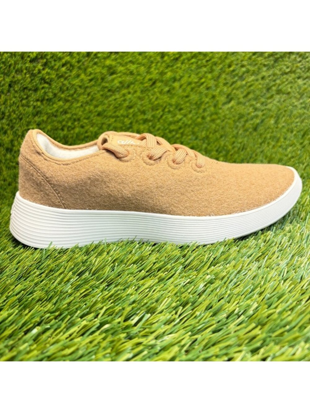 Allbirds Wool Runner 2 Womens Size 5.5 Stony Beige White Athletic Shoes Sneakers
